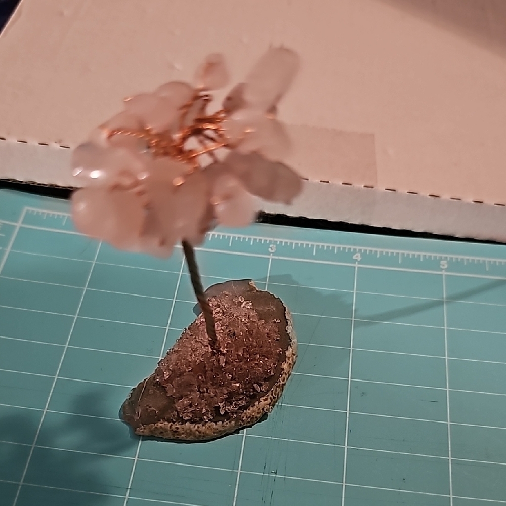 Crystal Gemstone Tree on Geode Base - Picture 2 of 4